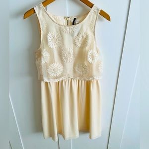KENSIE Cream Dress size M